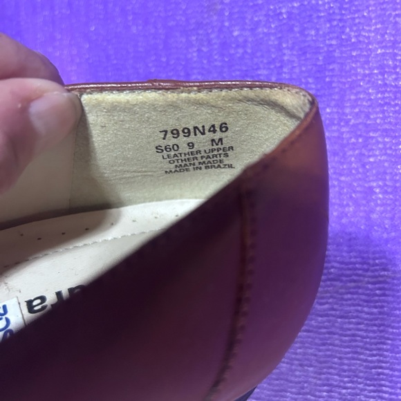 Naturalizer Brown Leather Loafers - Labeled size 9 - fits like 8.5 - Picture 5 of 5